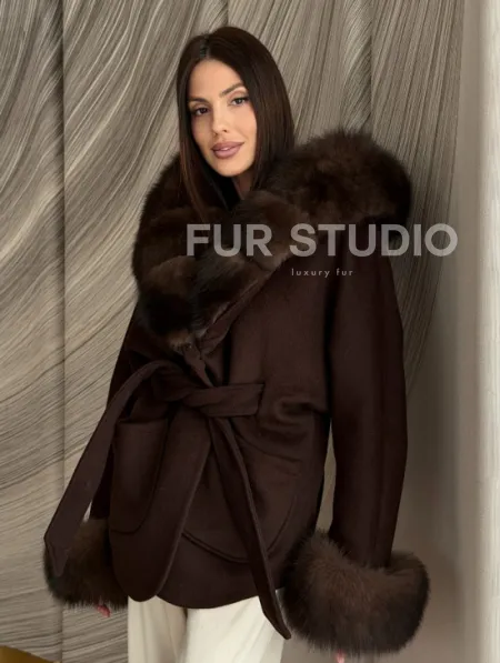 Пальто с мехом песца под соболь - фото 9