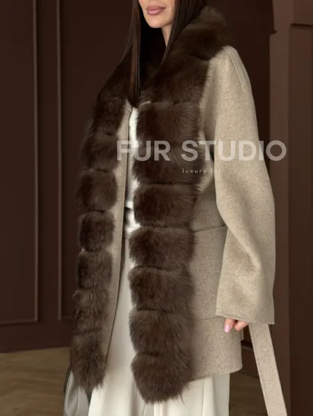 Пальто с отделкой из меха песца - фото 3