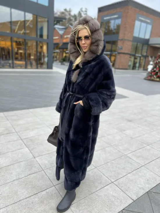 Норковая шуба с капюшоном из меха куницы - цвет инфинити (темно-синий) - фото 7