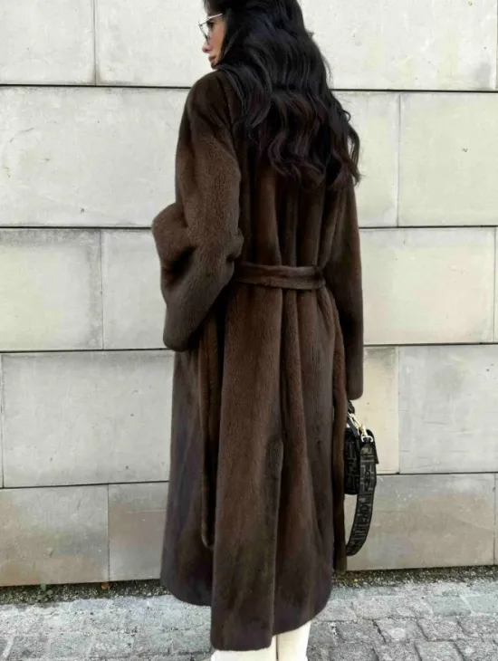 Норковая шуба, цельный мех PREMIUM COLLECTION VELVET - цвет соболь - фото 4