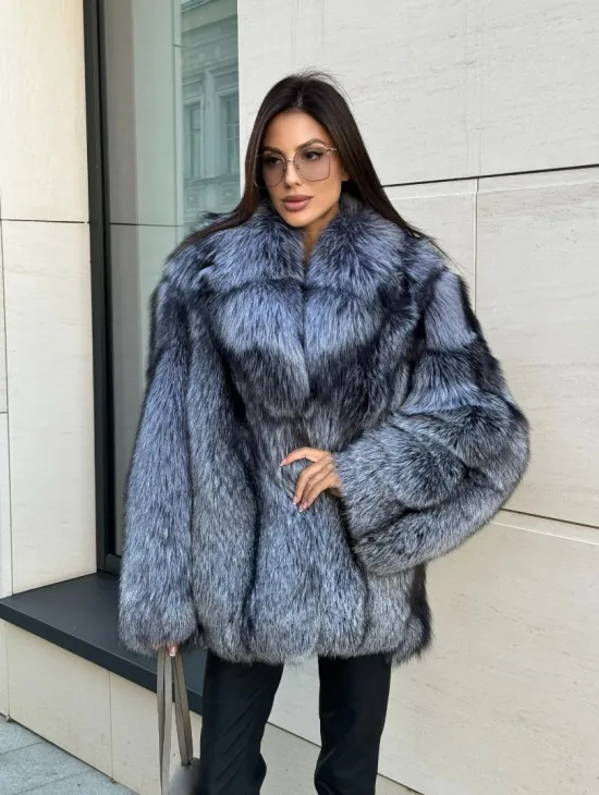 Шуба из меха чернобурки серебристо-черного цвета, цельные пластины - фото 7