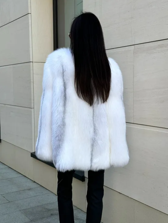 Шуба из меха белой крестовой лисы Vintage style, цельные пластины - фото 5