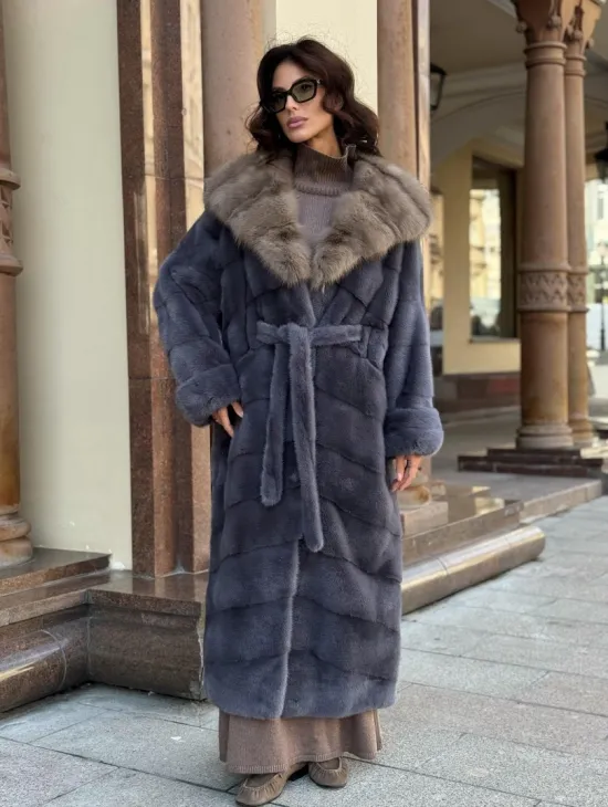 Удлиненная женская норковая шуба паркет с капюшоном из меха куница - фото 0