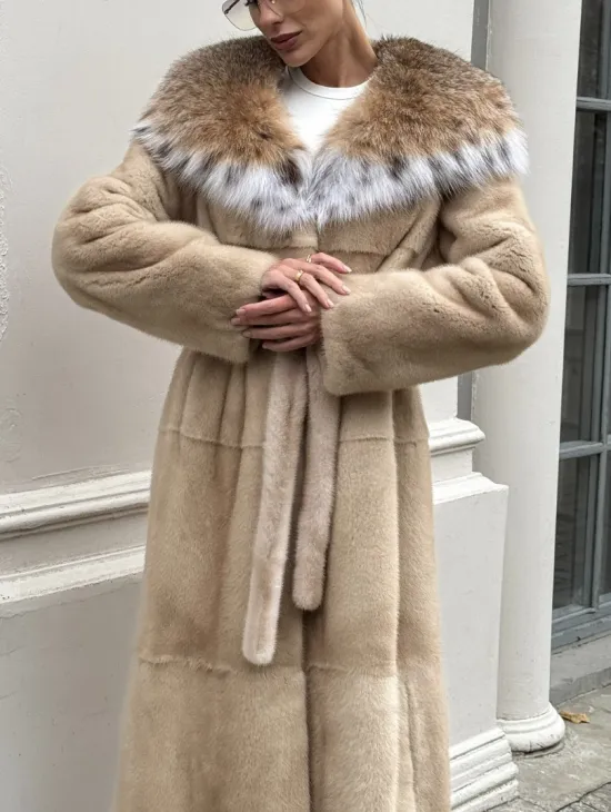 Классическая шуба из меха норки Champagne с капюшоном из рыси - фото 2