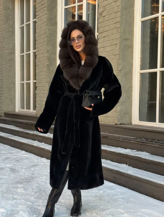 Черная шуба из плюшевой норки VELVET с капюшоном куница - фото 10