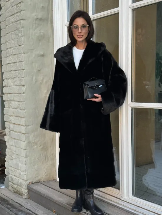 Шуба кимоно с капюшоном черного цвета из скандинавской норки Saga Furs - фото 6