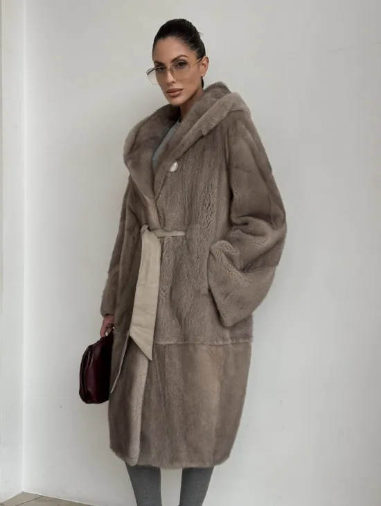 Норковая шуба кимоно с капюшоном кобра в натуральном сером цвете - фото 7