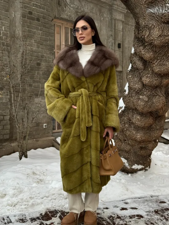 Шуба норковая с капюшоном из натурального меха куницы - цвет оливковый - фото 9