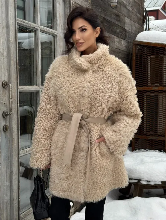 Двухсторонняя женская шуба - дубленка из меха испанского тиградо в бежевом цвете - фото 4
