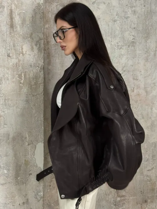 Модная кожаная куртка - бомбер на резинке из натуральной гладкой кожи - фото 4