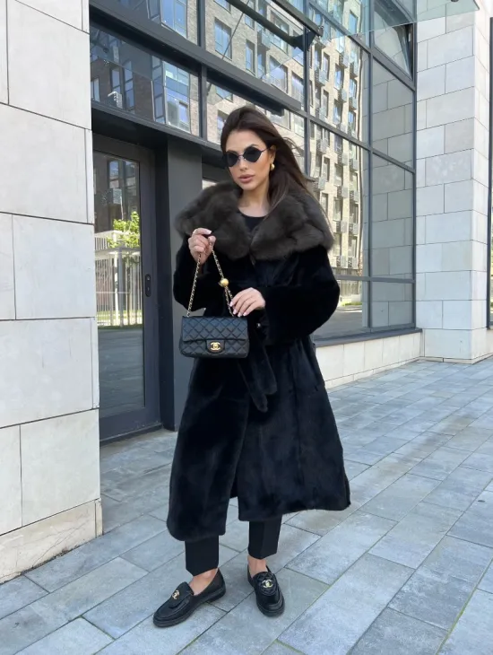 Норковая шуба с капюшоном из куницы -  BlackGlama - фото 4