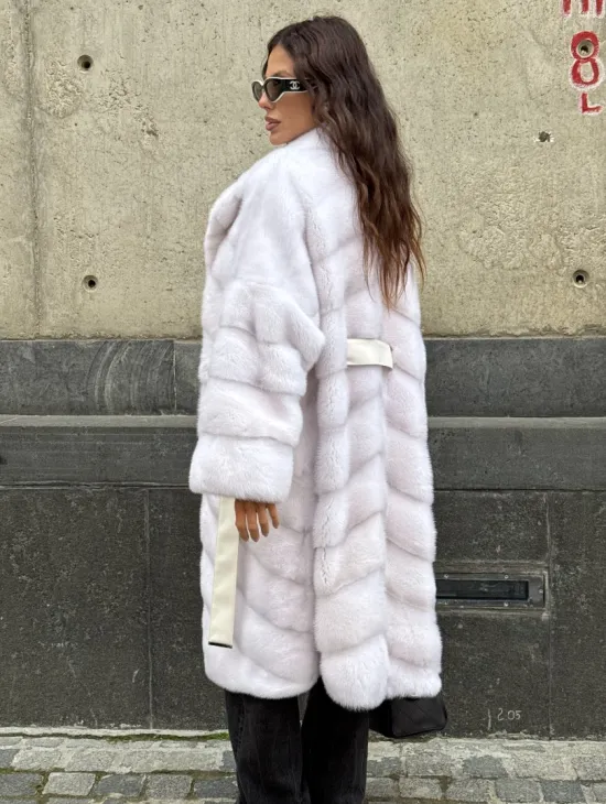 Белая норковая шуба с английским воротником - фото 8