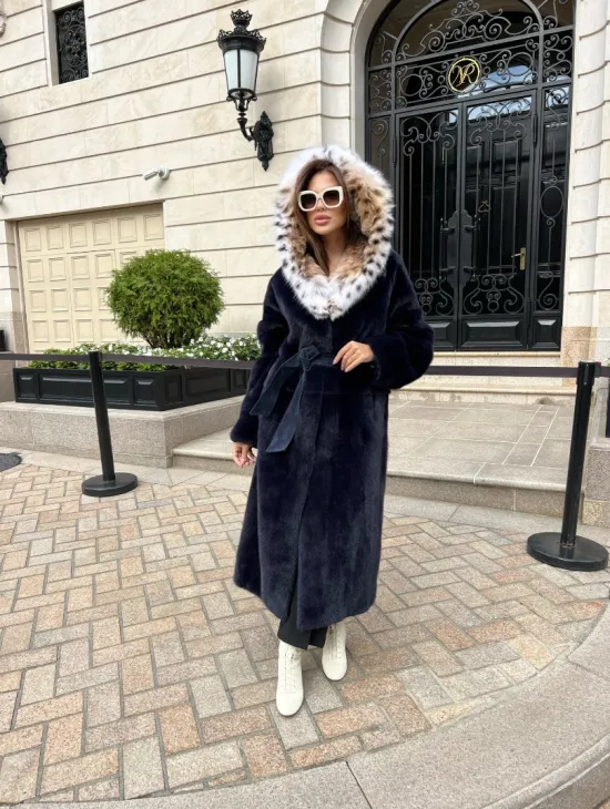 Шуба из аукционной норки с капюшоном из меха рыси - фото 3