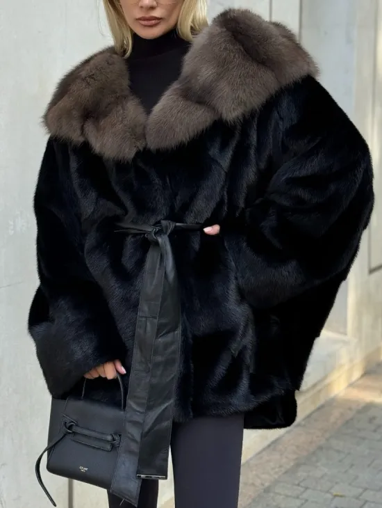 Черная норковая шуба летучая мышь с капюшоном из куницы - фото 2