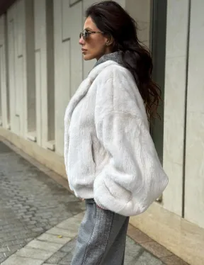 Белый норковый бомбер на резинке - фото 3