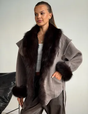 Пальто с мехом фишера - фото 5