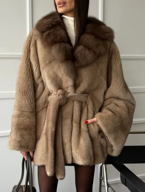 Pastel шуба летучая мышь - воротник куница - фото 6