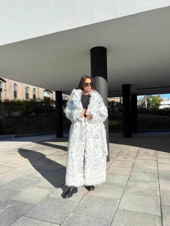 Удлиненная шуба из экомеха под рысь - фото 6