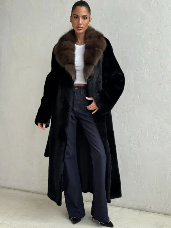 Шуба норковая Black Velvet c воротником из меха куницы - фото 3