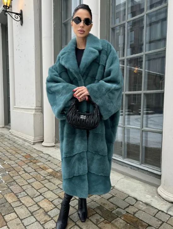 Шуба из меха норки в стиле Oversize - цвет тиффани - фото 6